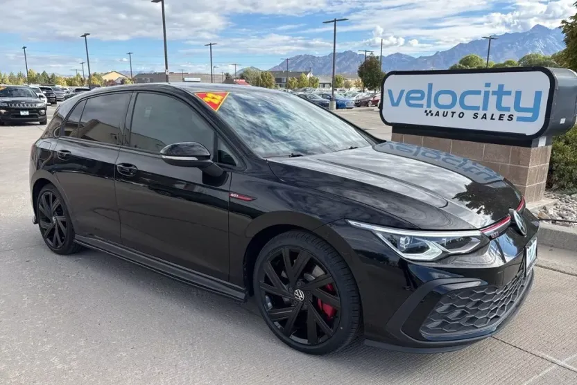 2022 Volkswagen Golf GTI SE photo 1