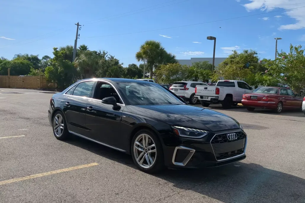 2024 Audi A4 S line Premium Plus photo 1