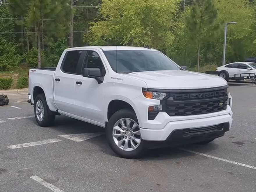 2025 Chevrolet Silverado 1500 Custom photo 1