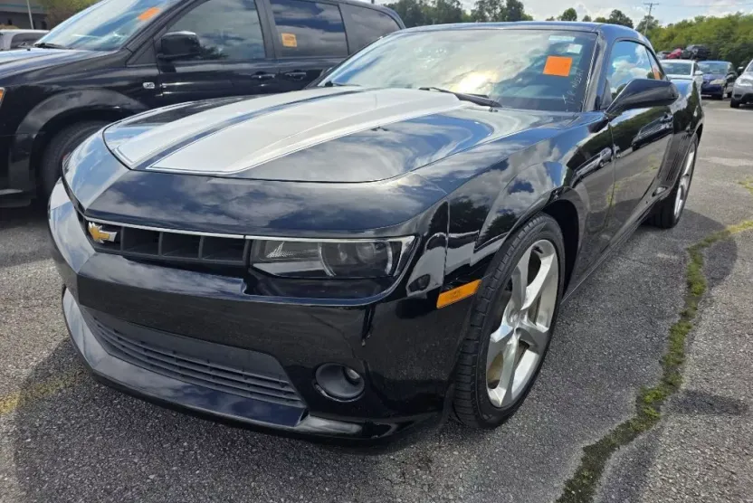 2015 Chevrolet Camaro 1LT Coupe photo 1