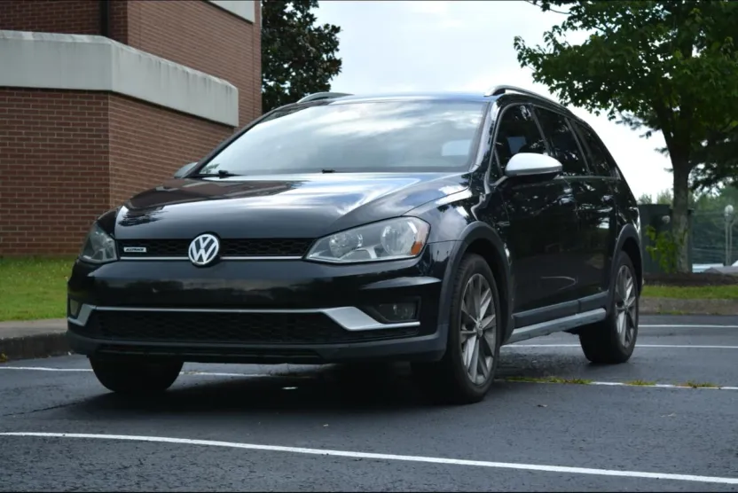 2017 Volkswagen Golf Alltrack TSI S photo 1