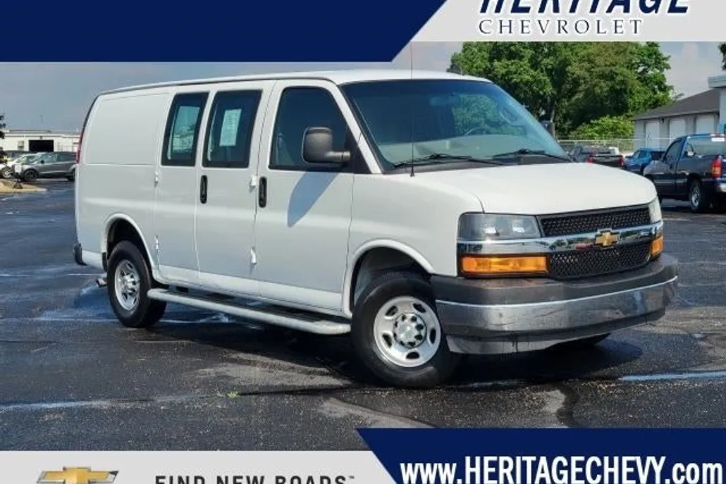 2023 Chevrolet Express Cargo 2500 photo 1