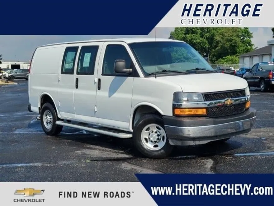 2023 Chevrolet Express Cargo 2500 photo 1