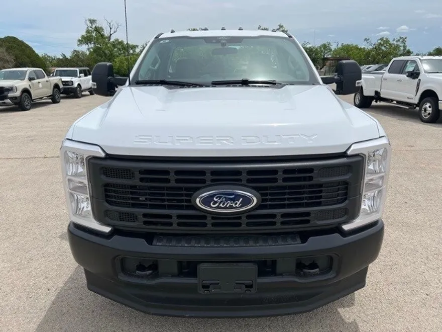 2025 Ford F-350 XL photo 2