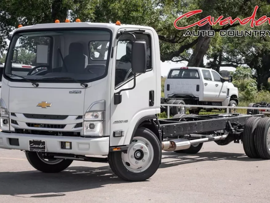 2024 Chevrolet Silverado 4500HD photo 1