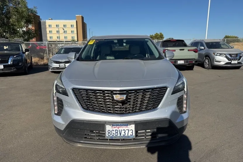 2019 Cadillac XT4 Luxury photo 1