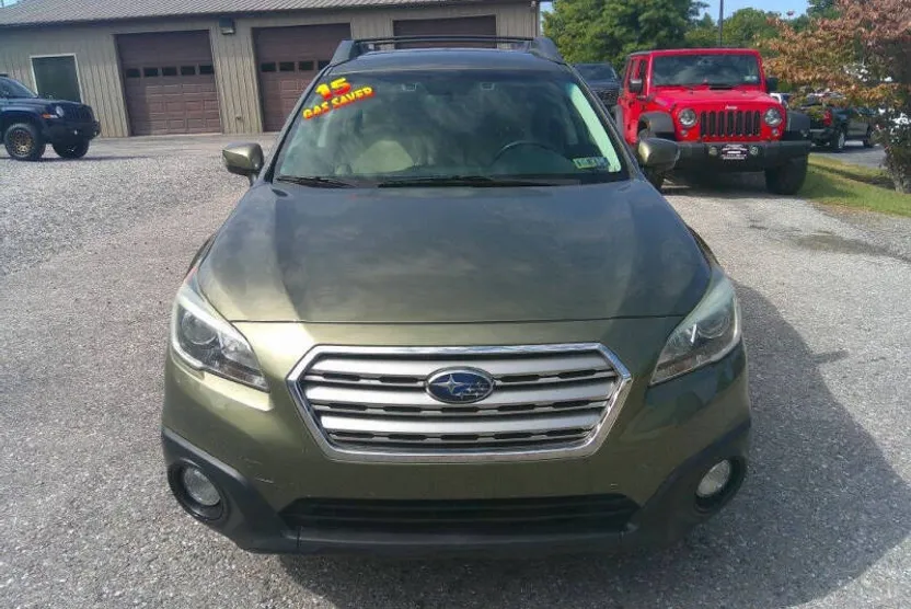 2015 Subaru Outback Premium photo 1
