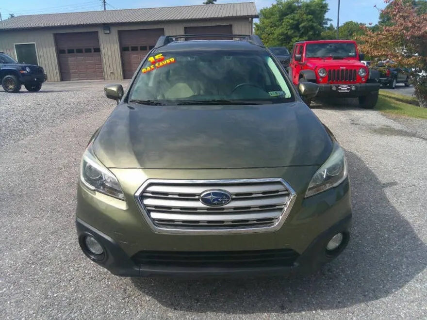 2015 Subaru Outback Premium photo 1