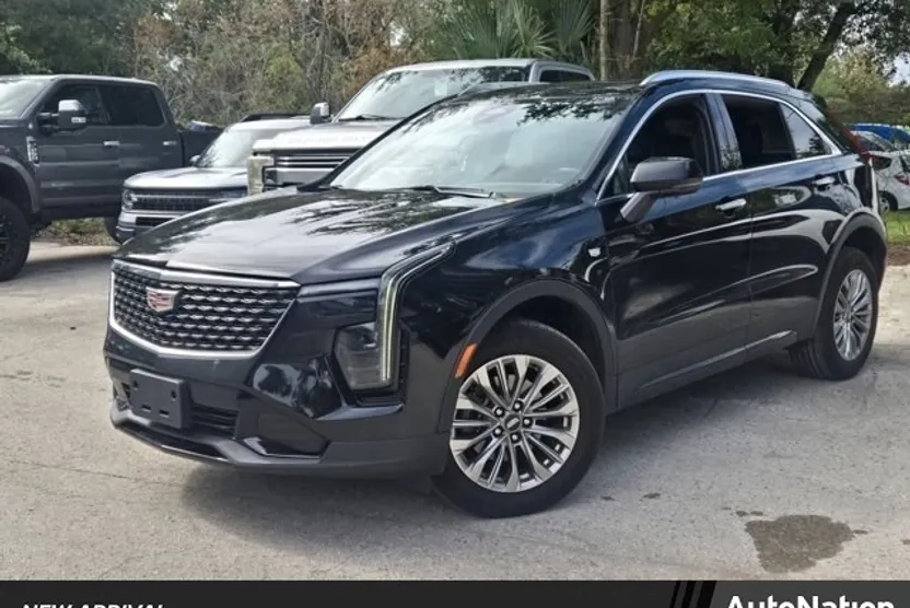 2024 Cadillac XT4 Premium Luxury photo 1