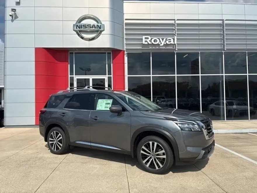 2025 Nissan Pathfinder Platinum photo 1