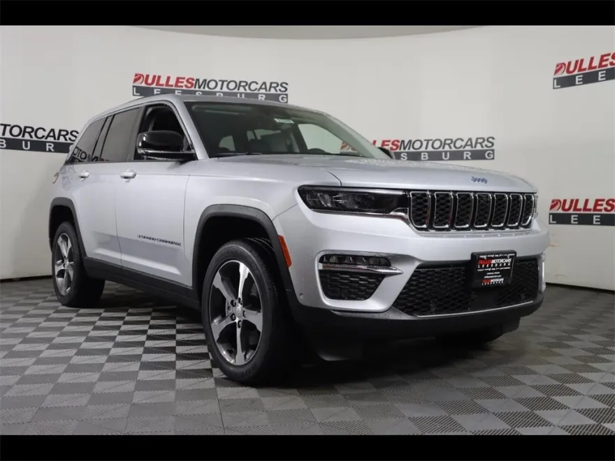 2024 Jeep Cherokee 4xe photo 1