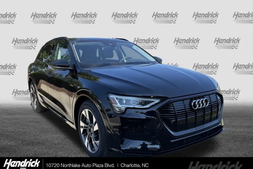 2021 Audi e-tron Premium photo 1