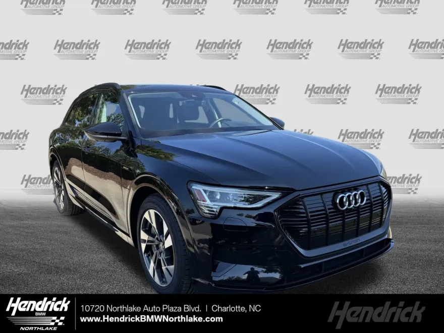2021 Audi e-tron Premium photo 1