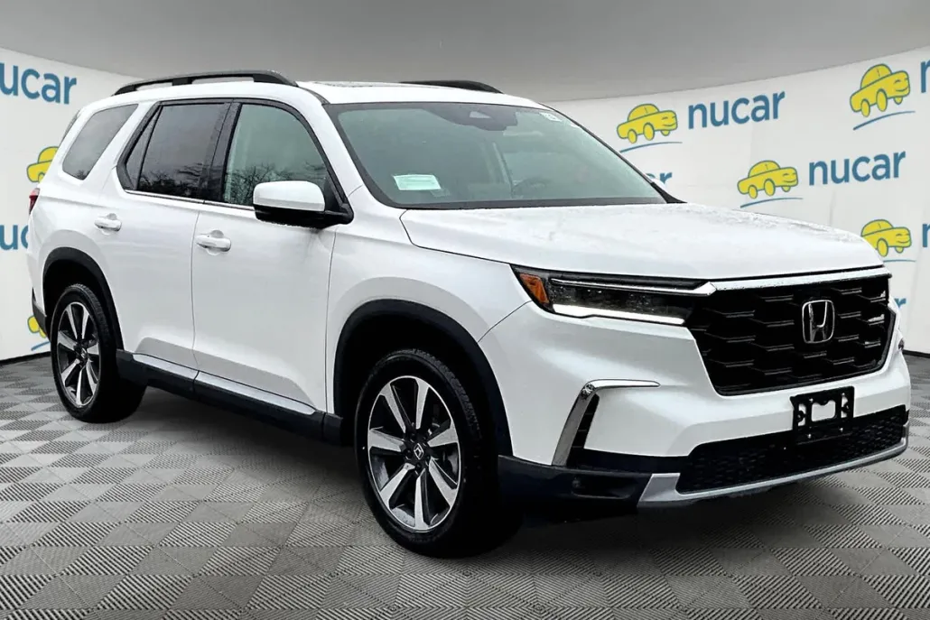 2025 Honda Pilot Touring photo 1