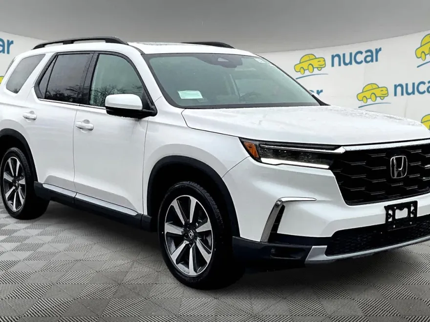 2025 Honda Pilot Touring photo 1