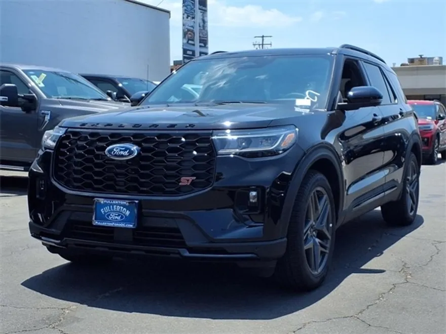 2025 Ford Explorer ST photo 1
