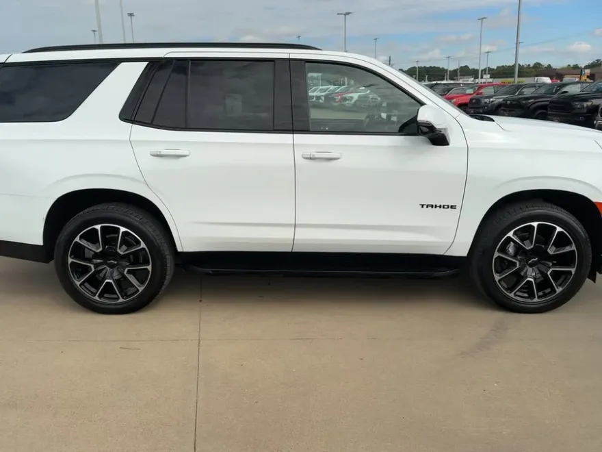 2022 Chevrolet Tahoe RST photo 1