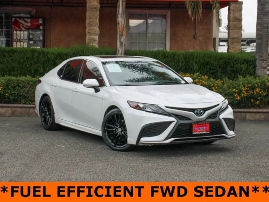 2024 Toyota Camry Hybrid XSE photo 1