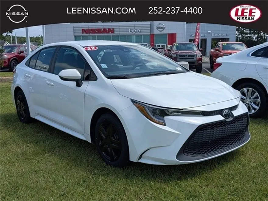 2022 Toyota Corolla LE photo 1