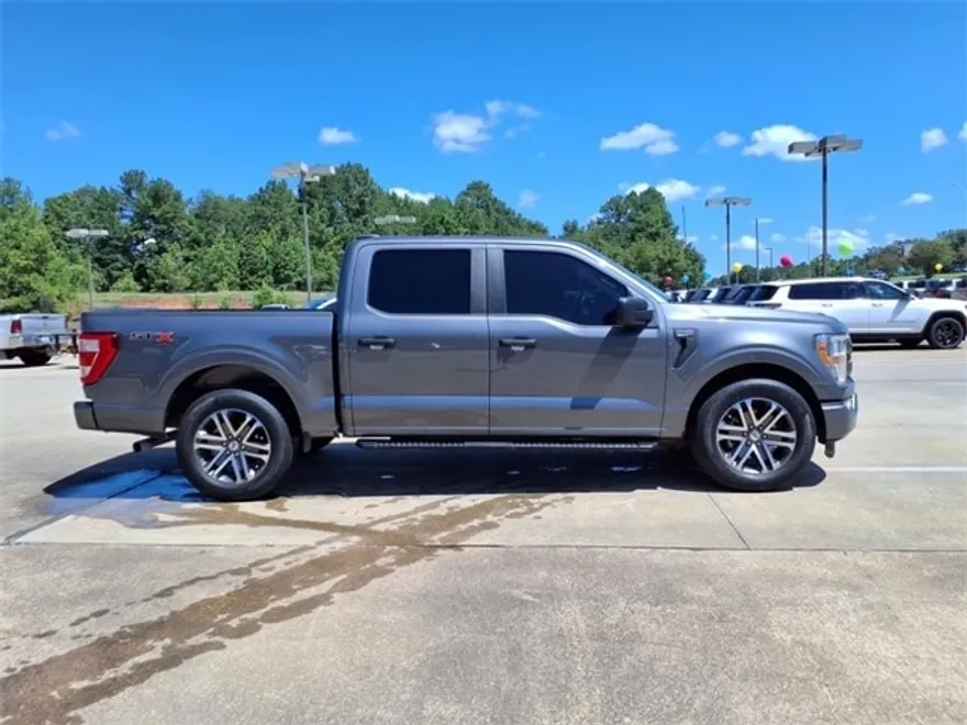 2022 Ford F-150 XL photo 1