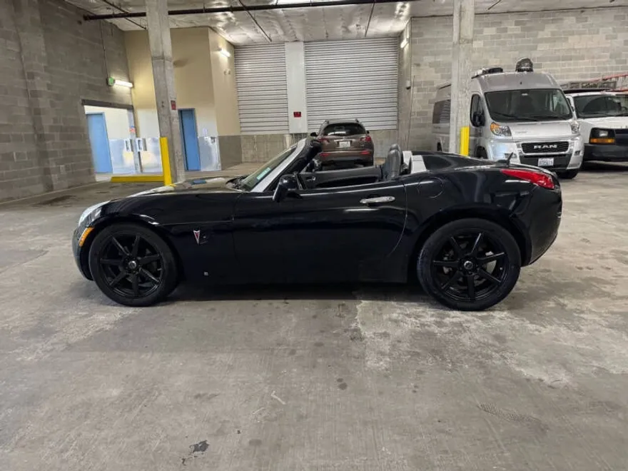 2009 Pontiac Solstice Base Convertible photo 1