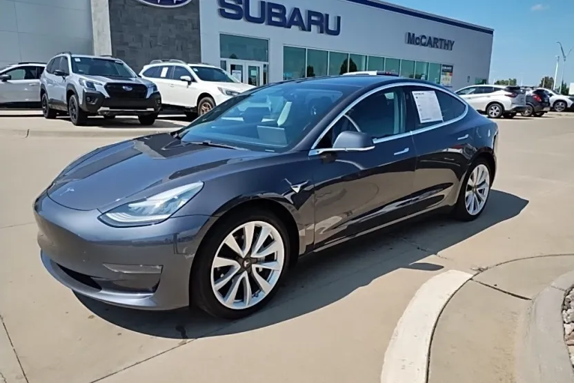 2018 Tesla Model 3 Long Range photo 1