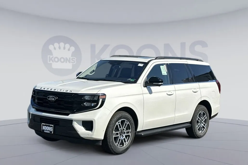 2025 Ford Expedition photo 1