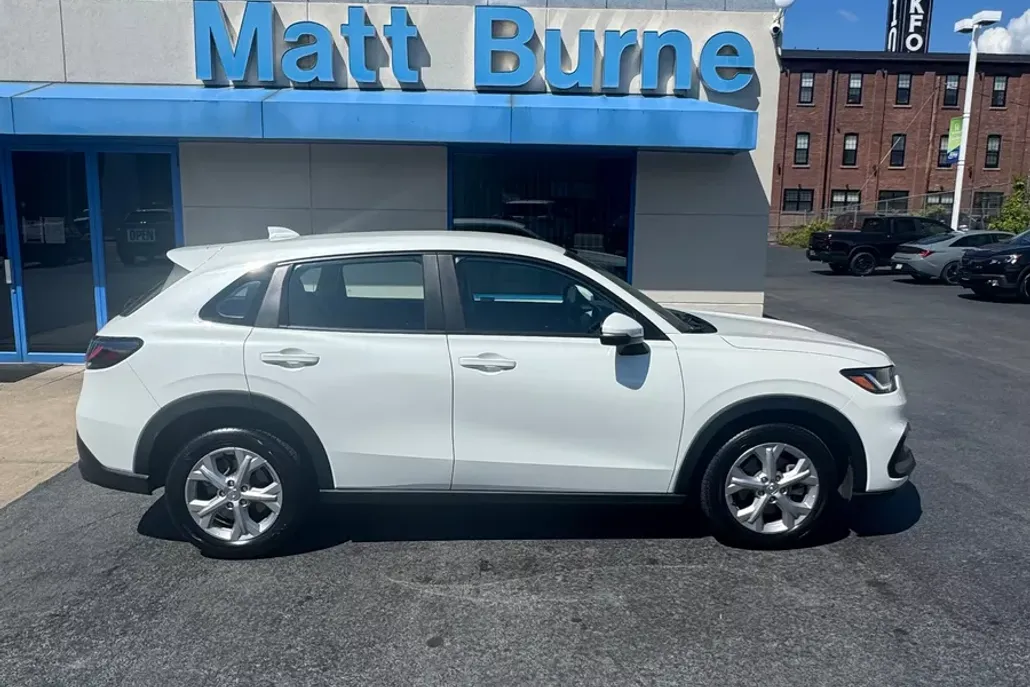 2023 Honda HR-V LX photo 1