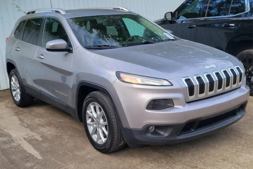 2017 Jeep Cherokee Latitude photo 1