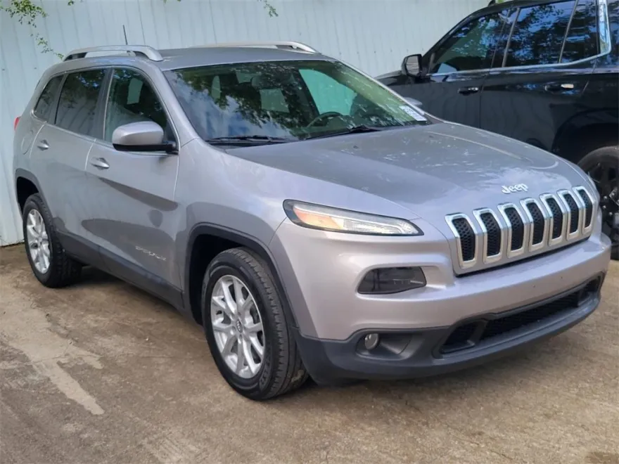 2017 Jeep Cherokee Latitude photo 1