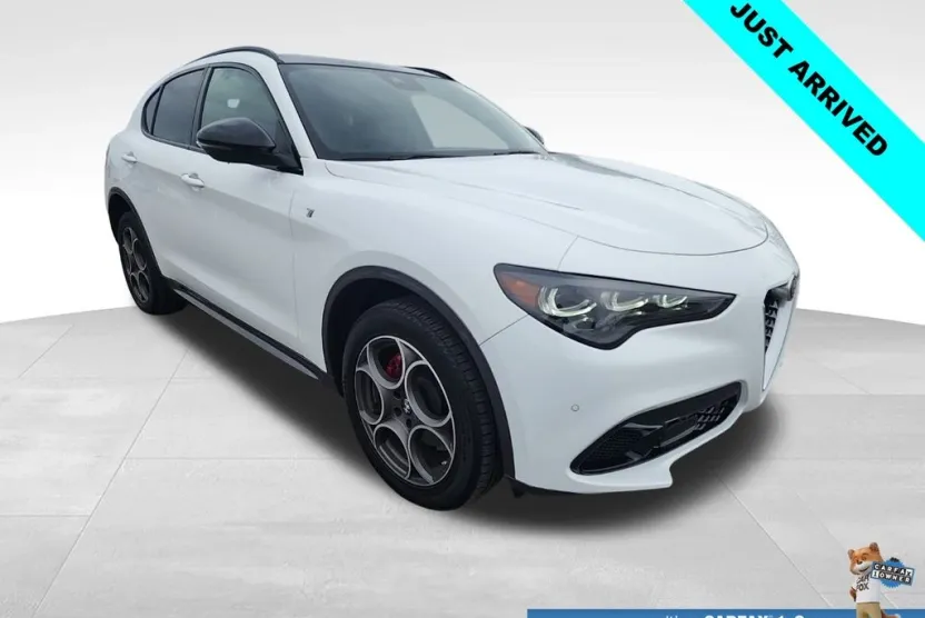 2024 Alfa Romeo Stelvio Ti photo 1