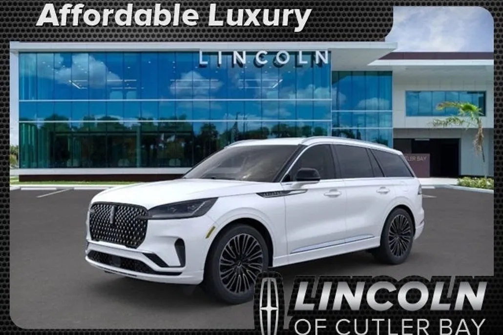 2025 Lincoln Aviator Black Label photo 1
