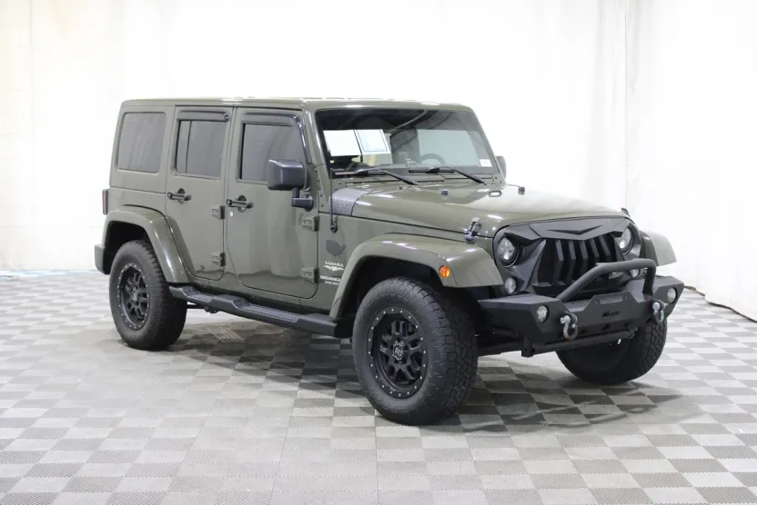 2015 Jeep Wrangler Unlimited Sahara photo 1