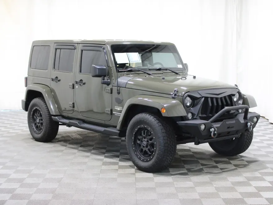 2015 Jeep Wrangler Unlimited Sahara photo 1