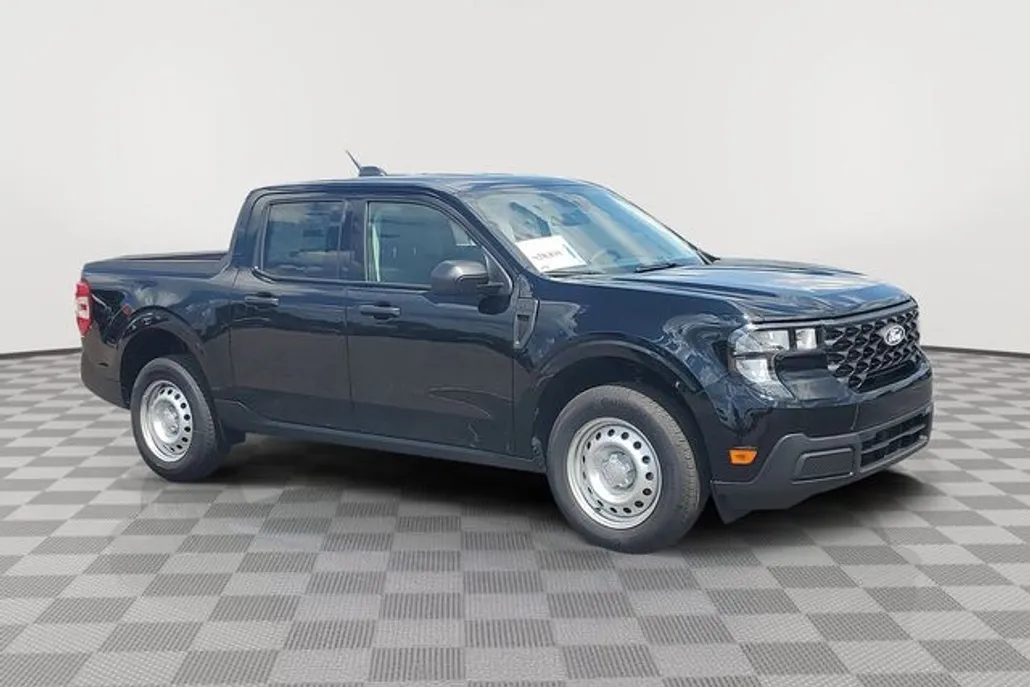 2025 Ford Maverick XL photo 1