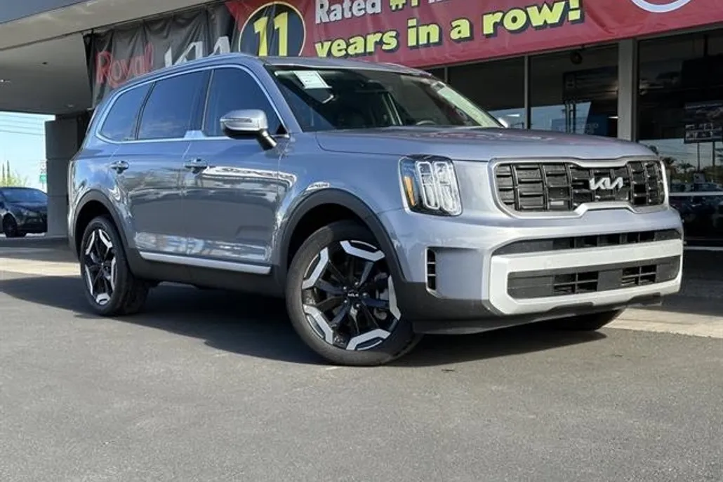 2025 Kia Telluride S photo 1