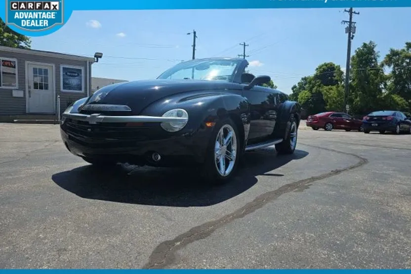 2005 Chevrolet SSR Base photo 1