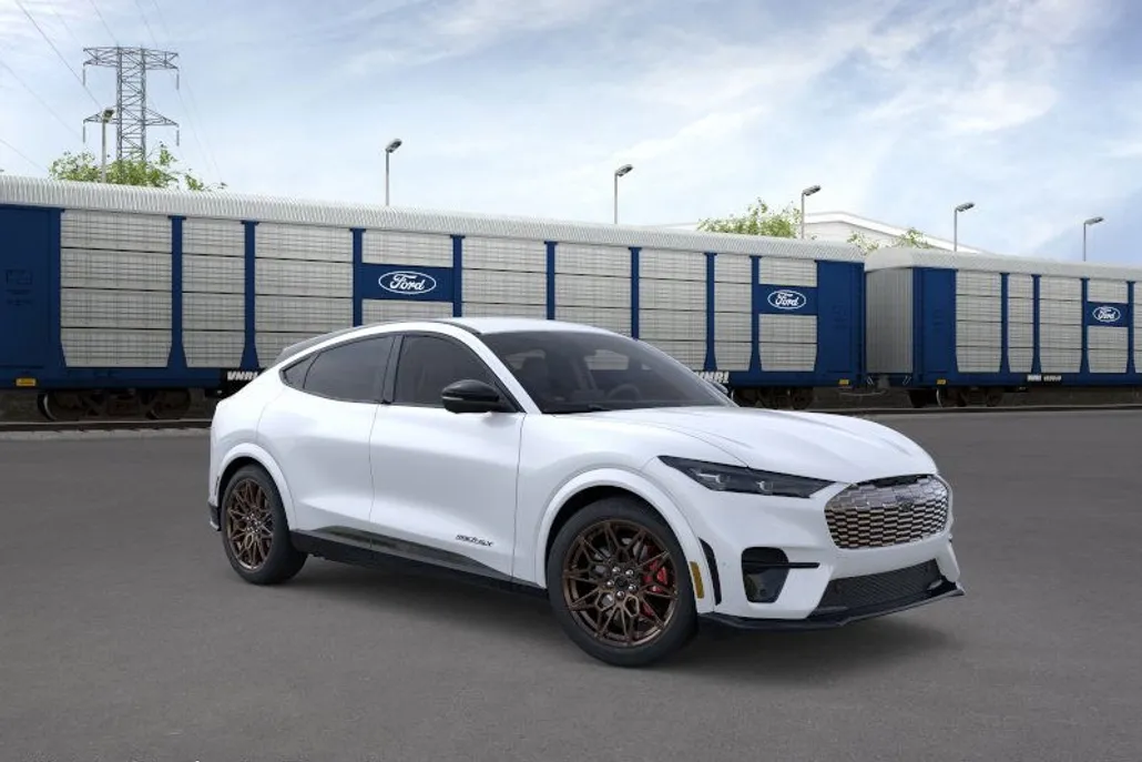 2025 Ford Mustang Mach-E GT photo 1