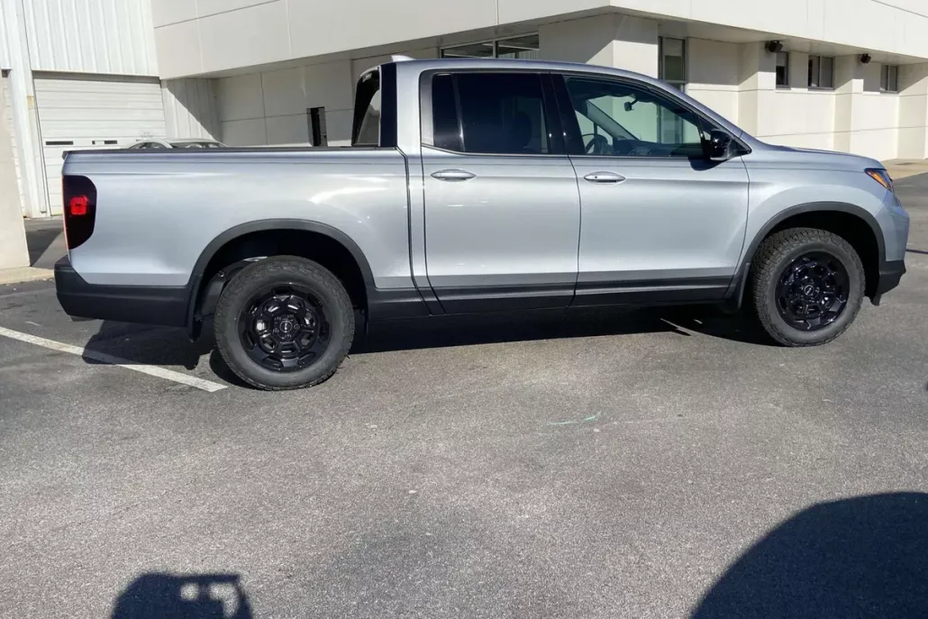 2025 Honda Ridgeline Sport photo 1
