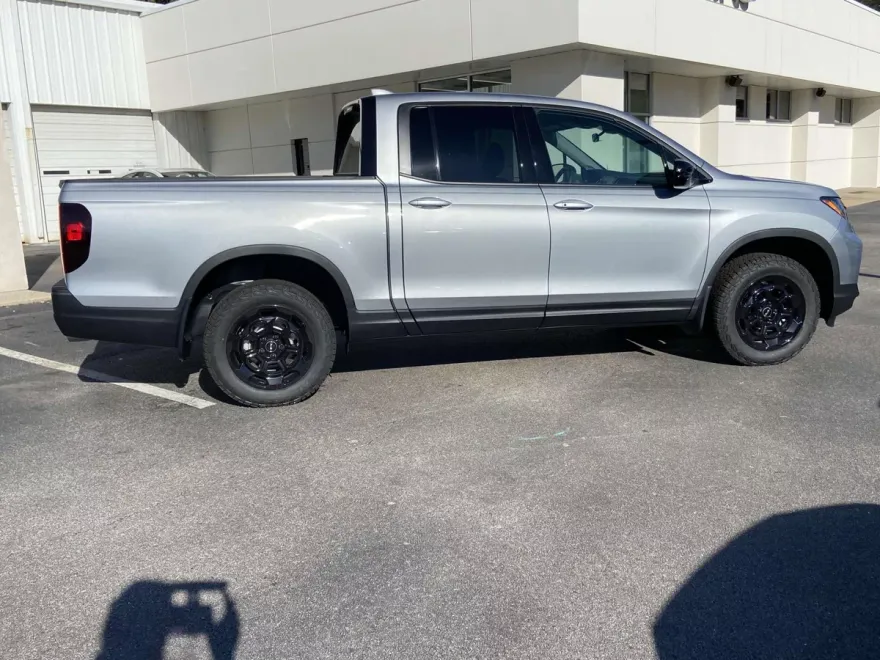 2025 Honda Ridgeline Sport photo 1