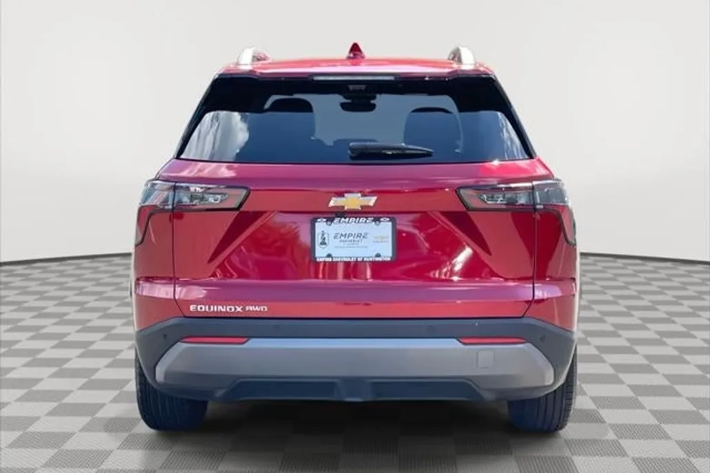 2025 Chevrolet Equinox LT photo 1