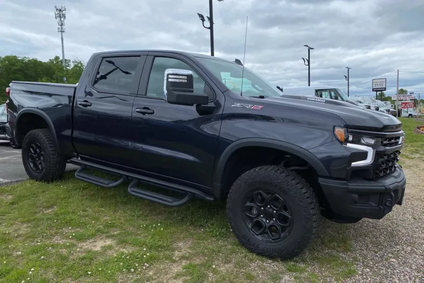 2024 Chevrolet Silverado 1500 ZR2 photo 1