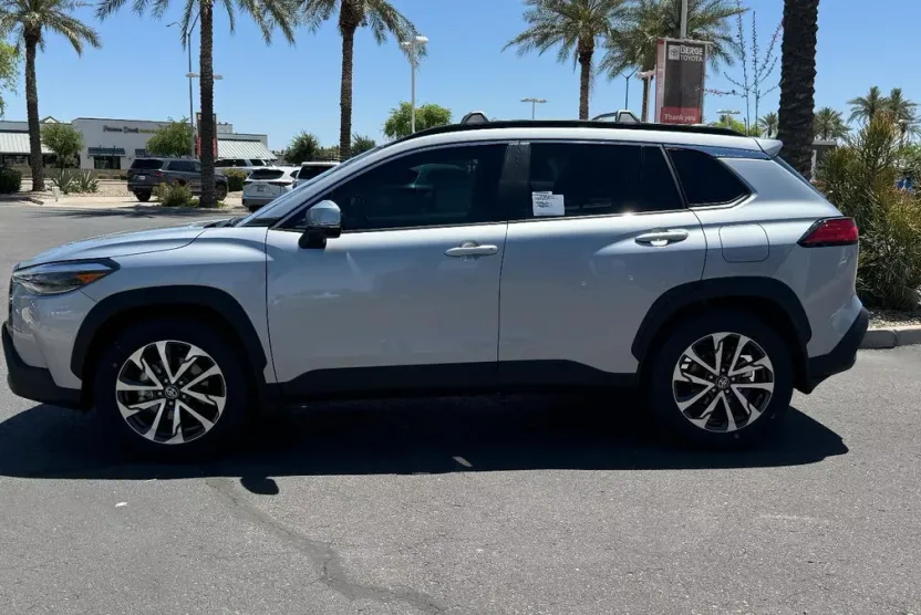 2026 Toyota Corolla Cross XLE photo 1