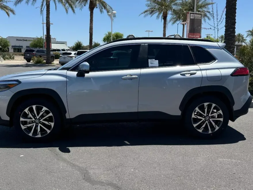 2026 Toyota Corolla Cross XLE photo 1