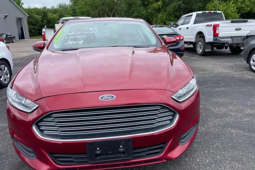 2014 Ford Fusion S photo 1