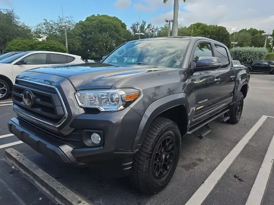 2022 Toyota Tacoma SR5 V6 photo 1