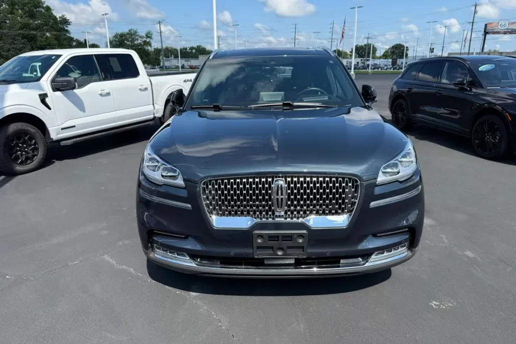 2023 Lincoln Aviator Reserve photo 1