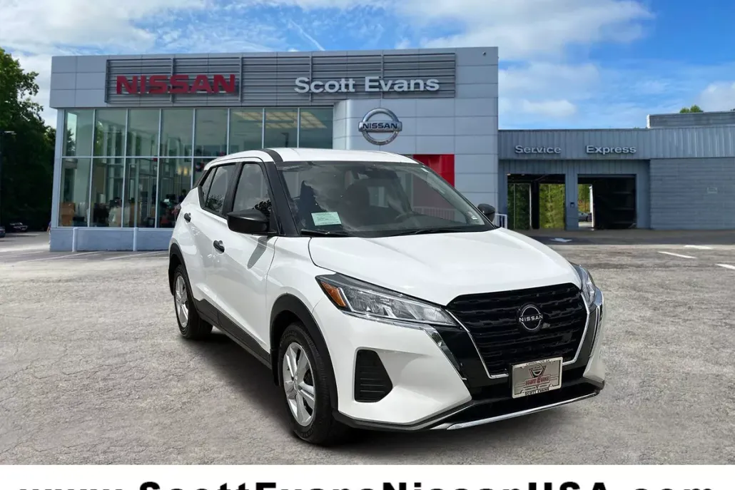 2025 Nissan Kicks Play S photo 1
