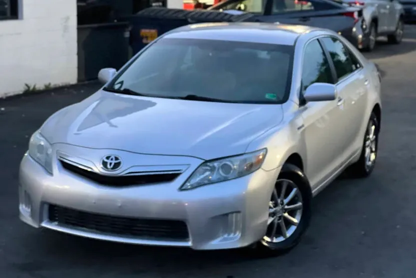 2010 Toyota Camry Hybrid Base photo 1