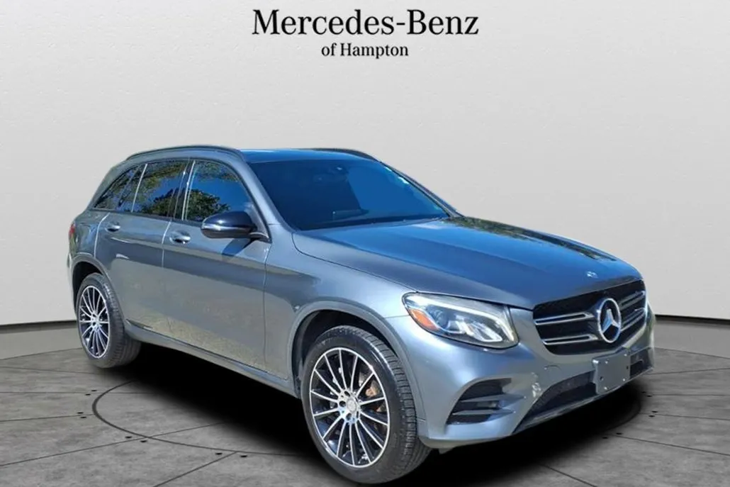 2017 Mercedes Benz GLC 300 4MATIC photo 1